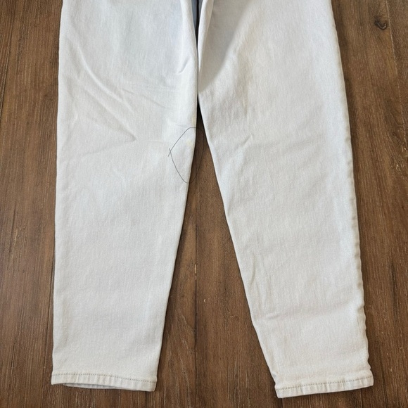 Levi's® Women's Silver Tab High Waisted Mom Jeans Tapered Light - Picture 15 of 16